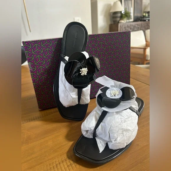 ***New****Tory Burch Perfect Black Flower Jelly Sandals - Picture 11 of 15